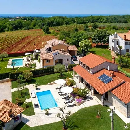 Casa Danijel With Pool Hotel Kaštelir
