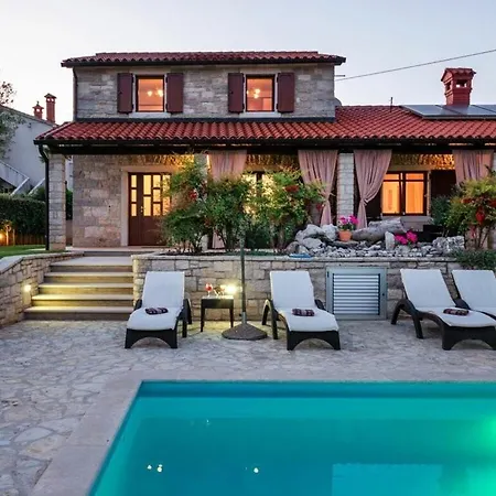 Casa Danijel With Pool Hotel *