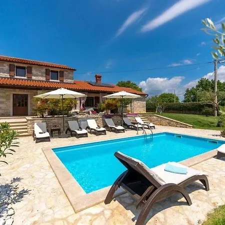 Hotel Casa Danijel With Pool Kaštelir