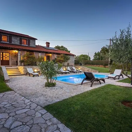 Casa Danijel With Pool