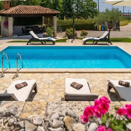 Hotel Casa Danijel With Pool Kastelir